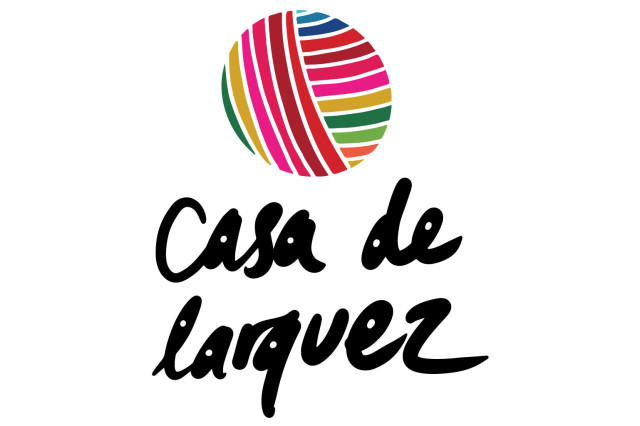 a multicolored yarn ball is picture in this logo above the text "Casa de larquez"