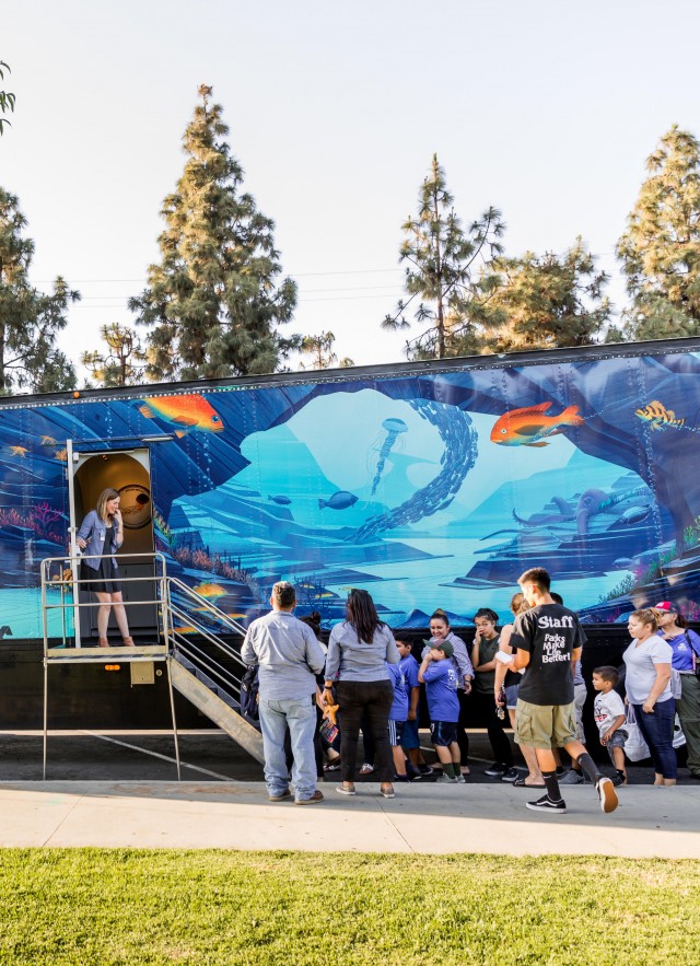 mobile museum bus in Los Angeles