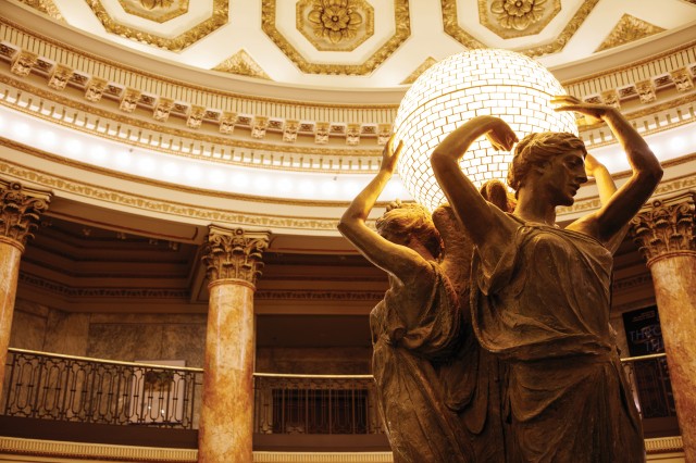 close-up of muses in the rotunda