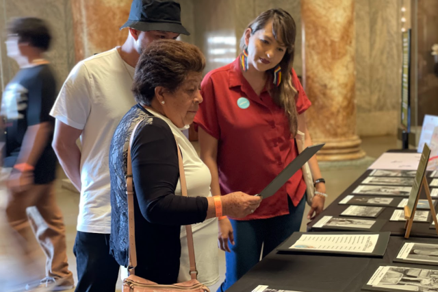 Girasoles in Marcha families at NHM for partner event